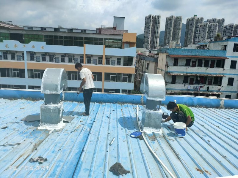 咸安钢结构屋面涂料维修方法